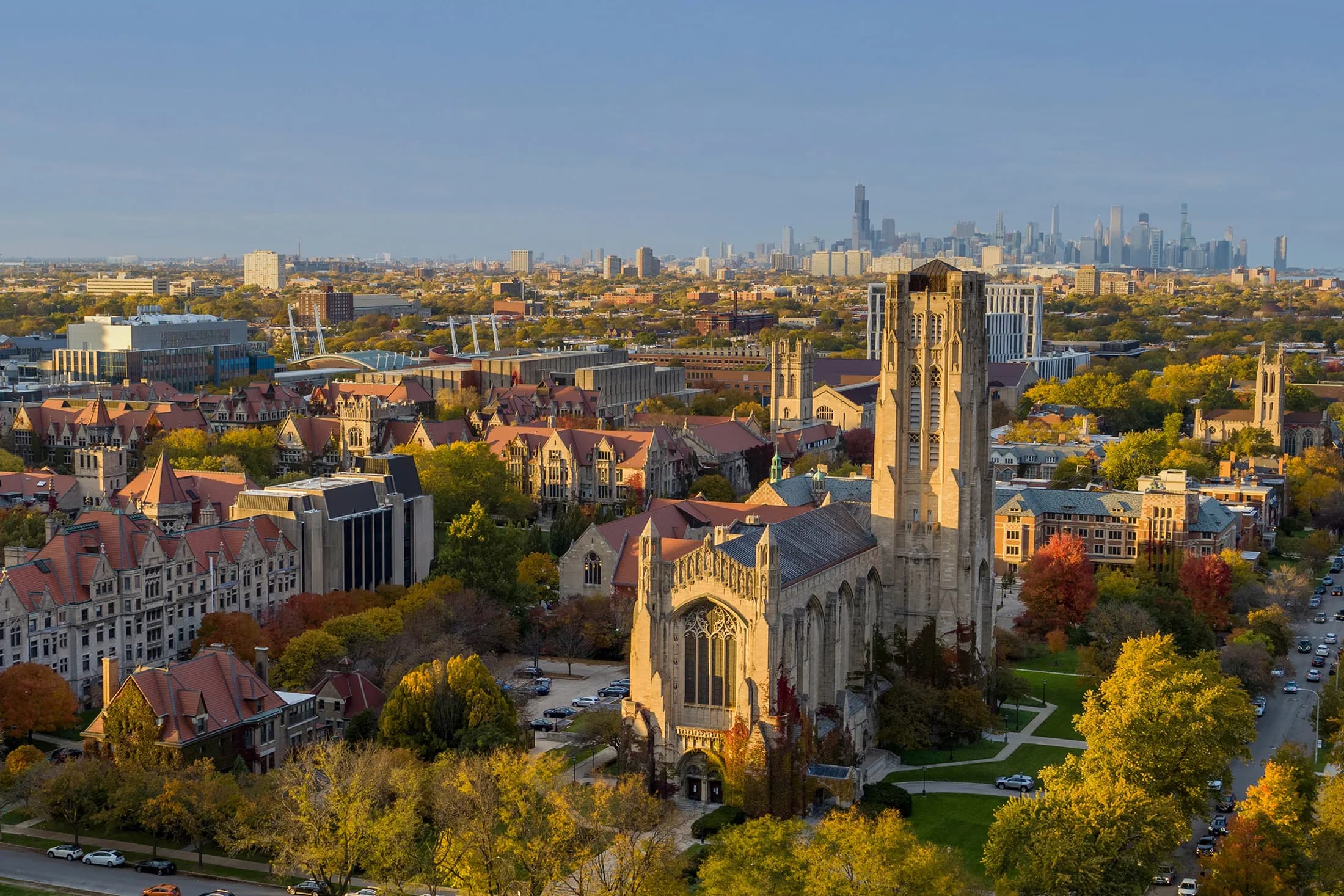 Rockefeller Memorial Chapel with the Chicago skyline beyond